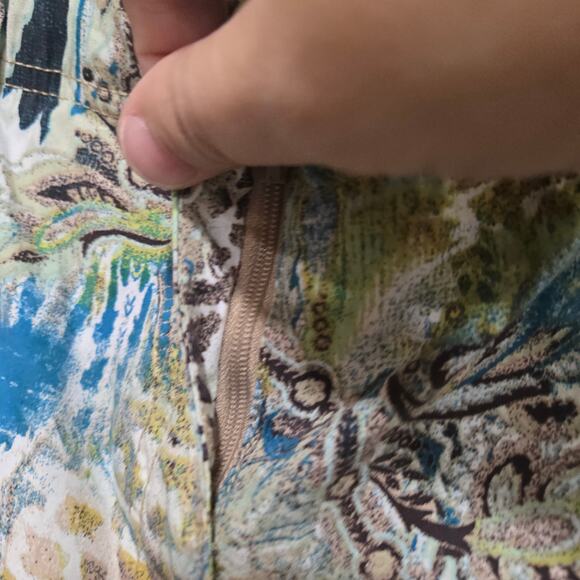 Chico’s Multicolor Print Crop Pants Size 2 (Large) - Picture 9 of 11